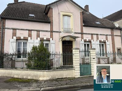 Maison de village - 190 m² - 8 pièces