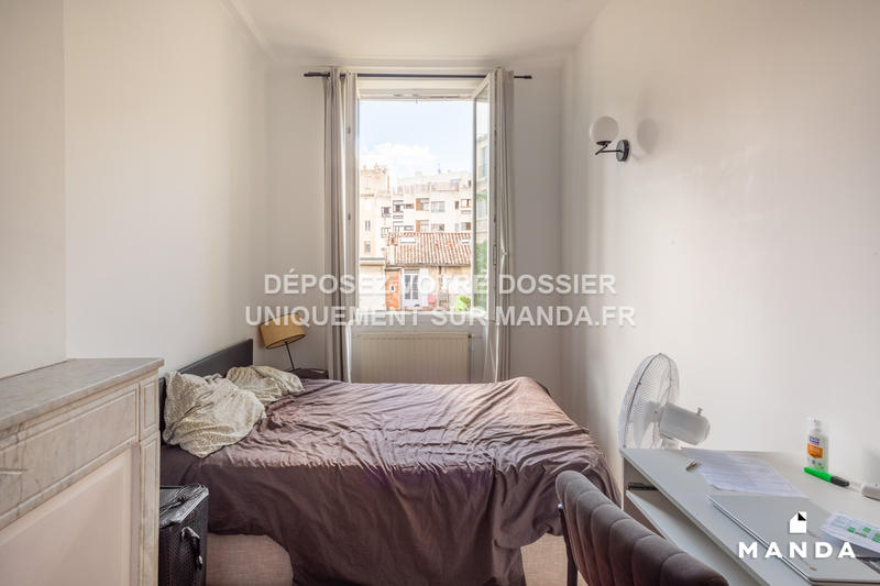 Chambre - 11 m² - 5 pièces