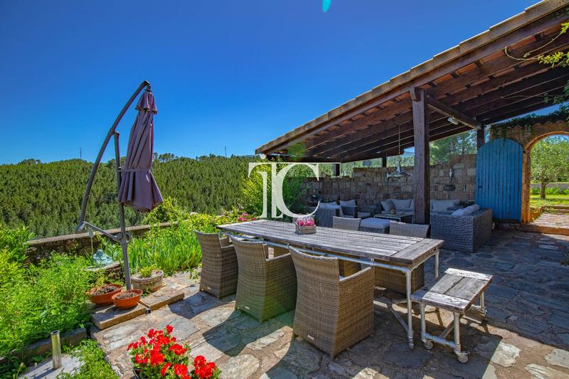 Maison - 301 m² - 8 pièces