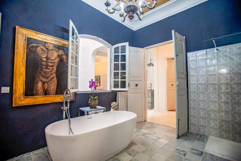 Maison - 446 m² - 12 pièces