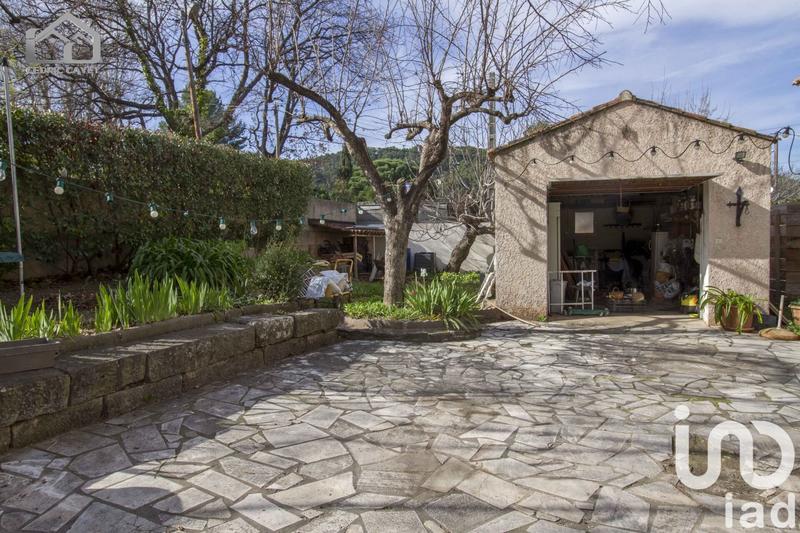 Maison - 305 m² - 14 pièces