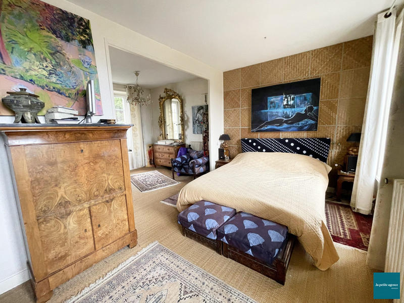 Maison - 224 m² - 8 pièces