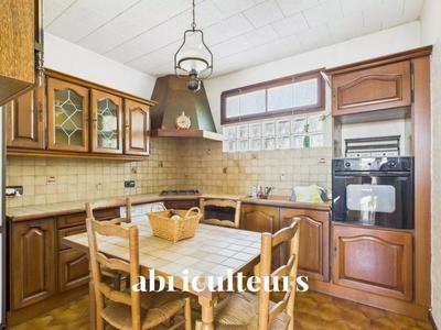 Appartement - 93 m² - 6 pièces