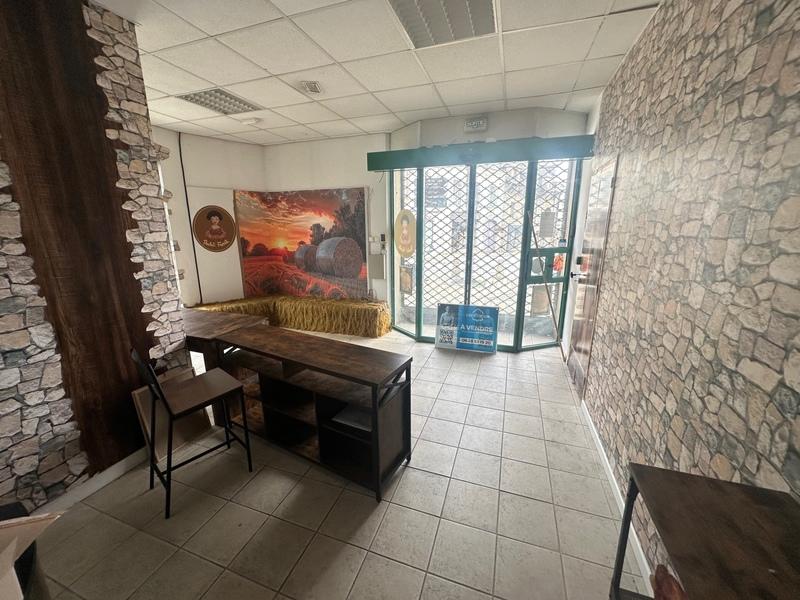 Local commercial - 110 m² - 3 pièces