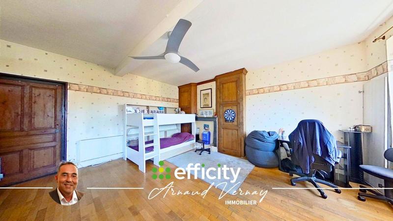 Maison - 186 m² - 9 pièces