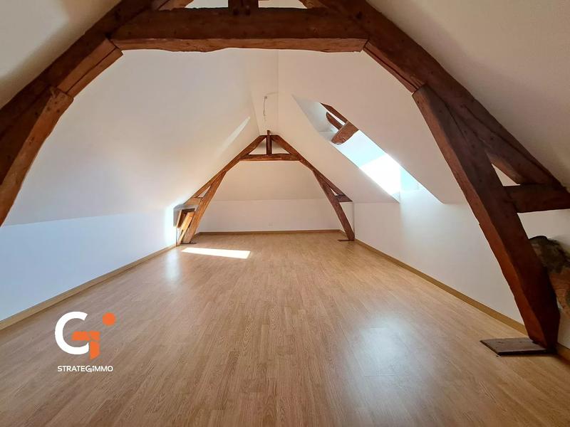 Maison - 240 m² - 8 pièces