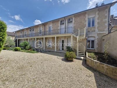 Immeuble - 2 616 m² - 30 pièces