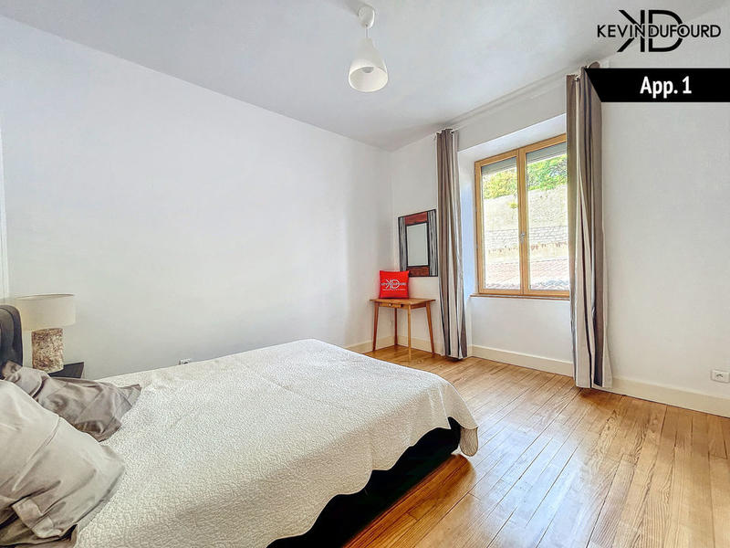 Maison - 250 m² - 11 pièces