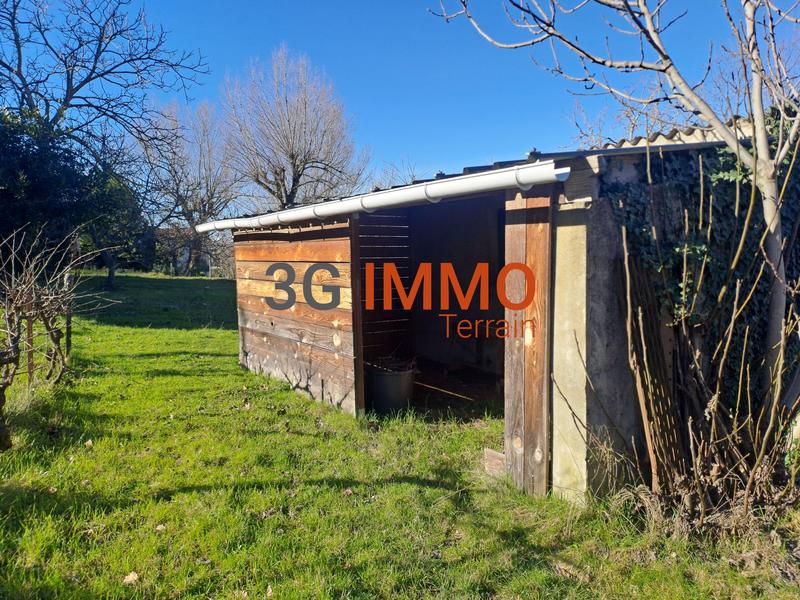 Terrain constructible - 1 001 m²