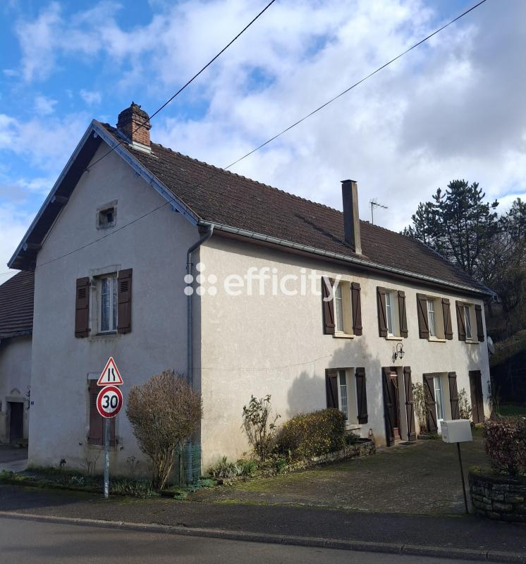 Maison - 215 m² - 9 pièces
