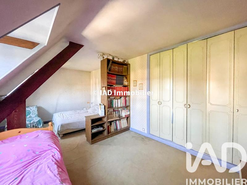 Maison - 218 m² - 9 pièces