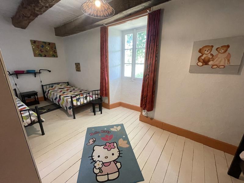 Propriété - 234 m² - 6 pièces