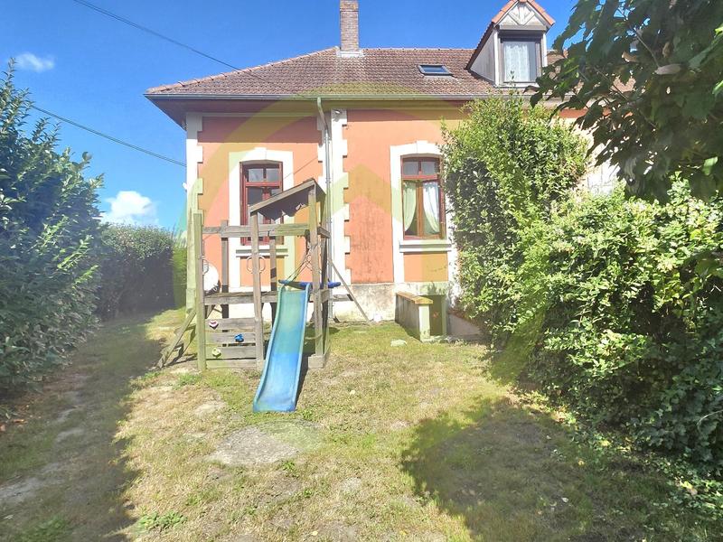 Maison - 68 m² - 5 pièces