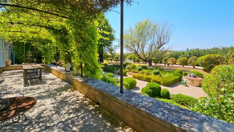 Maison - 500 m² - 8 pièces