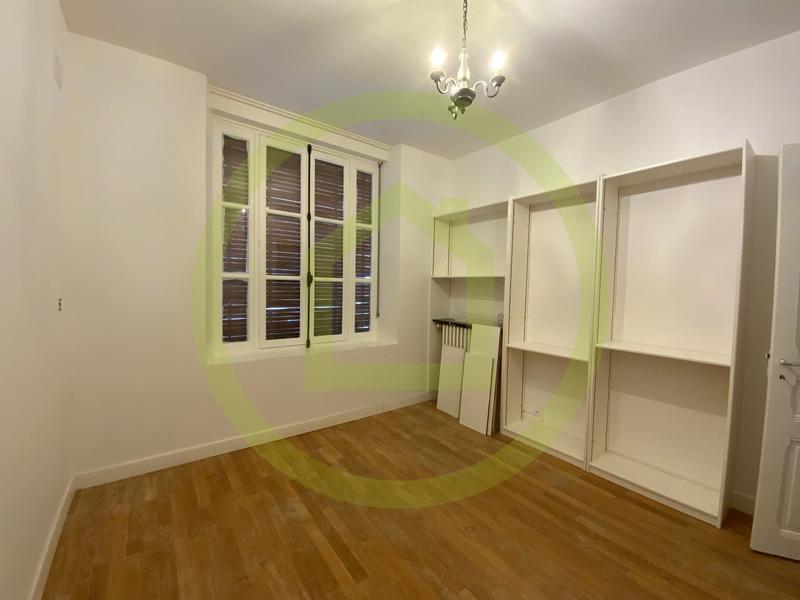 Maison - 275 m² - 11 pièces