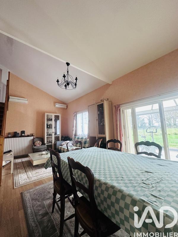 Maison - 207 m² - 9 pièces