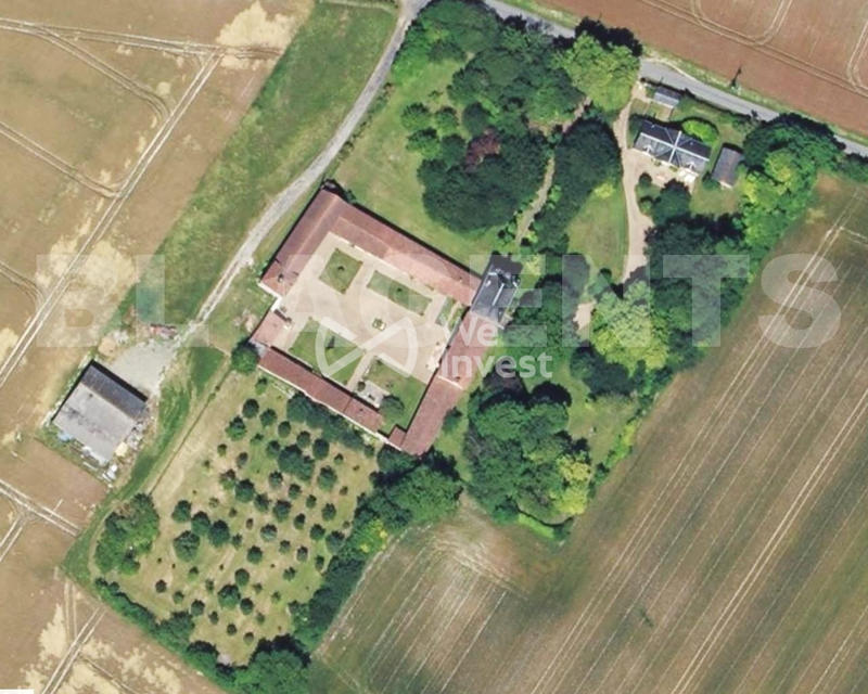 Maison - 530 m² - 20 pièces