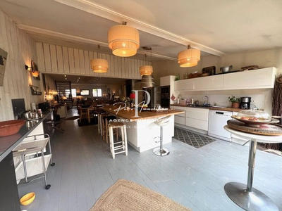 Maison - 183 m² - 7 pièces