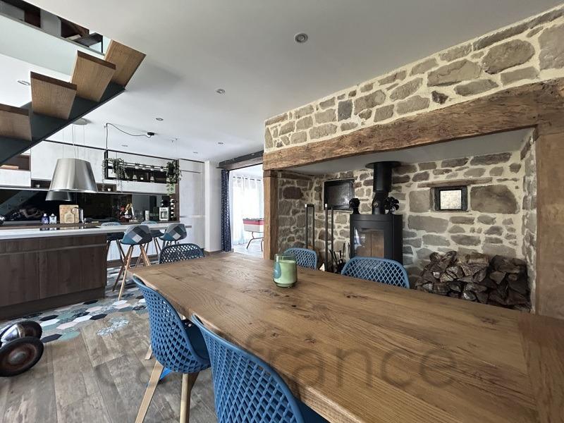 Propriété - 220 m² - 10 pièces