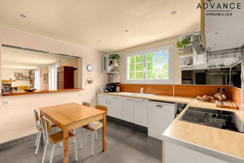 Maison - 333 m² - 8 pièces