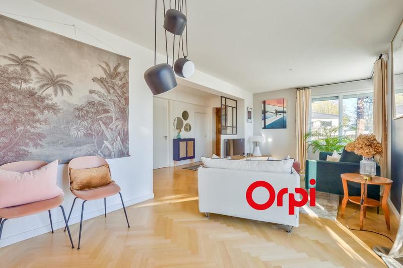 Maison - 190 m² - 8 pièces