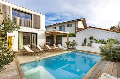 Maison - 180 m² - 7 pièces