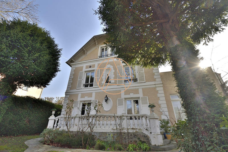 Maison ancienne - 200 m² - 8 pièces