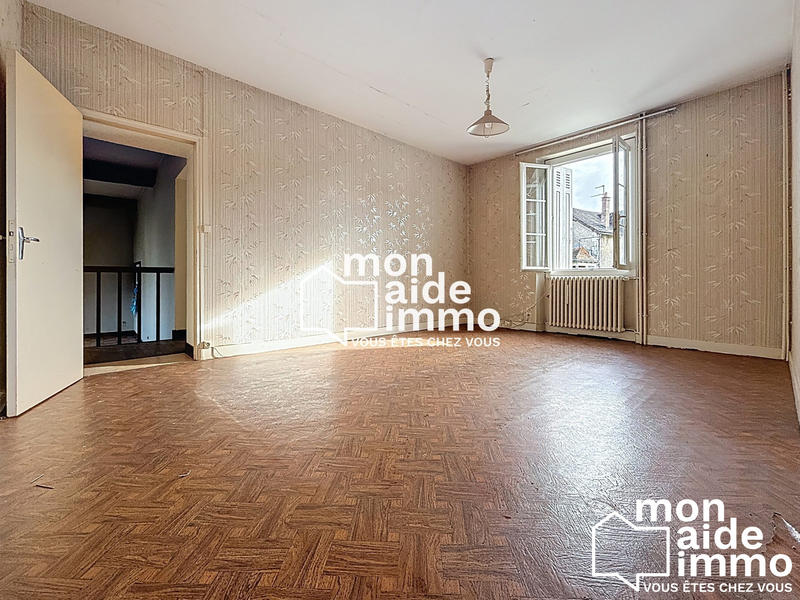 Maison - 240 m² - 9 pièces