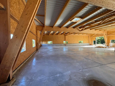 Maison - 550 m² - 4 pièces