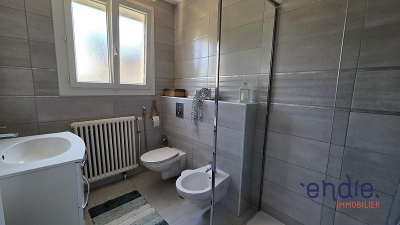 Pavillon - 115 m² - 7 pièces