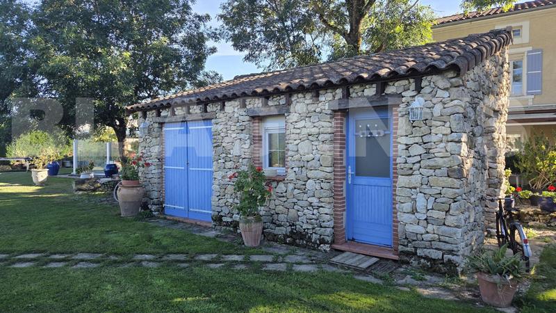 Maison - 634 m² - 21 pièces