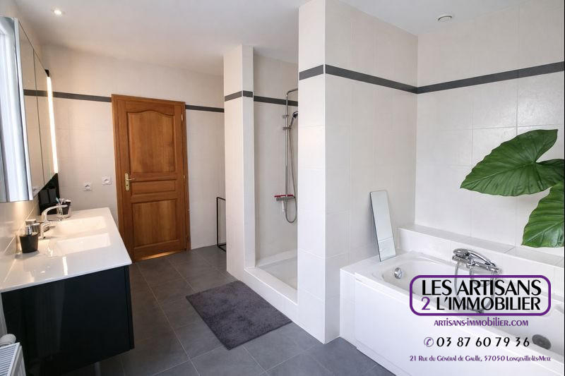 Maison - 185 m² - 7 pièces