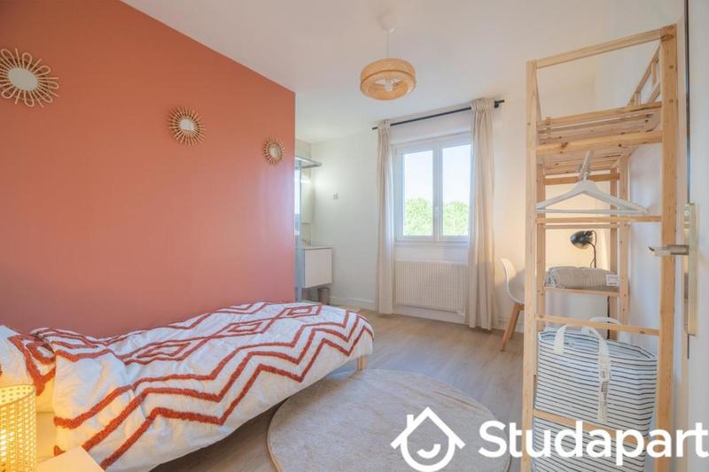 Chambre - 10 m² - 1 pièce