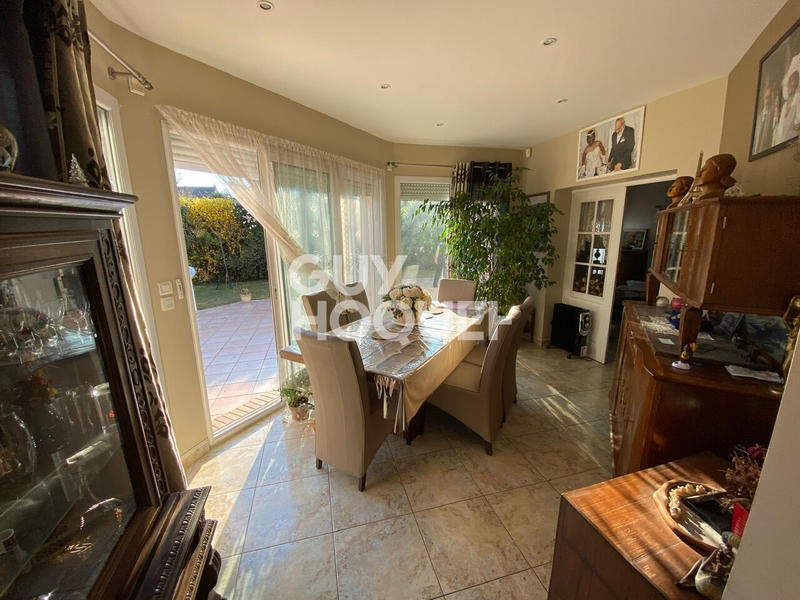 Maison - 140 m² - 8 pièces