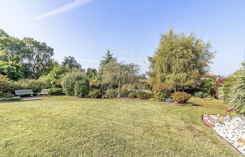 Maison - 226 m² - 6 pièces