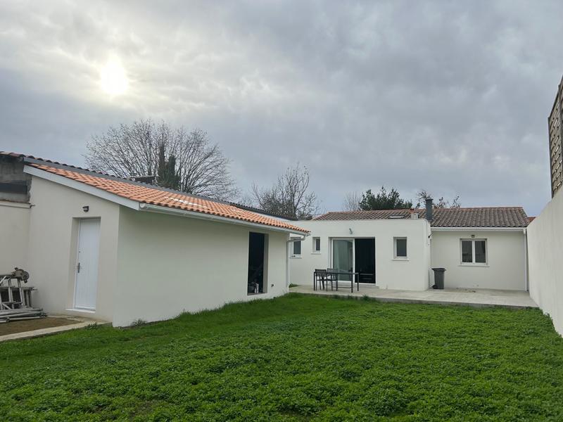 Maison - 235 m² - 7 pièces
