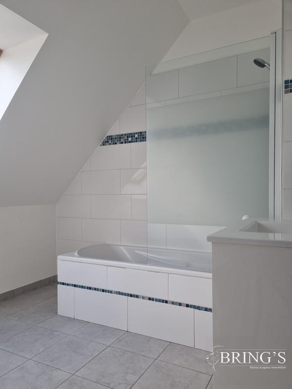 Maison traditionnelle - 78 m² - 4 pièces