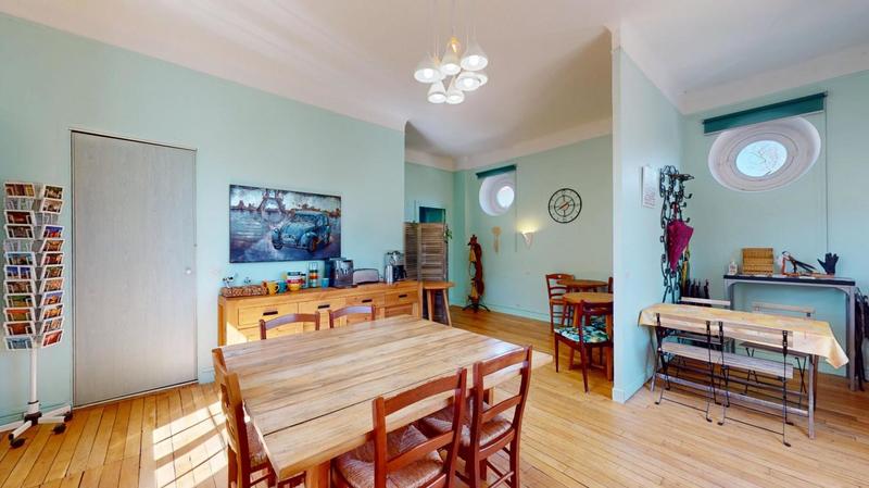 Maison de maîtres - 420 m² - 13 pièces