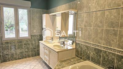 Maison - 218 m² - 9 pièces