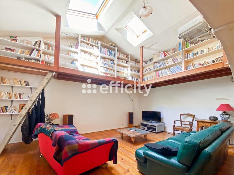 Maison - 250 m² - 9 pièces