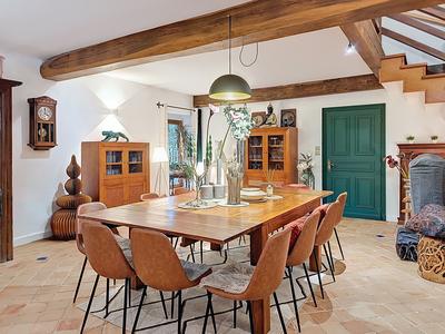 Maison - 350 m² - 11 pièces
