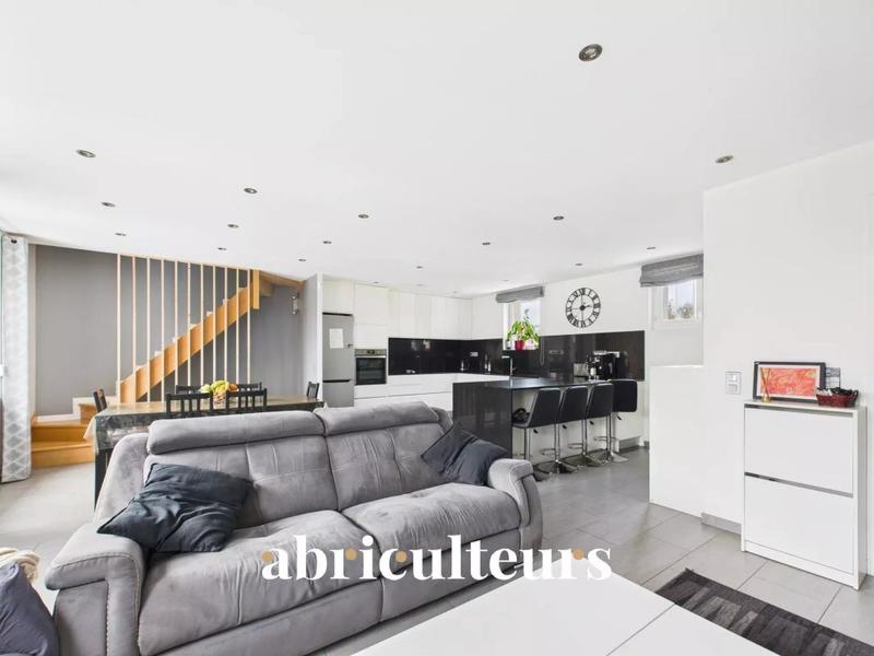 Maison - 107 m² - 7 pièces