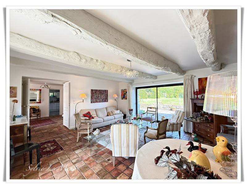 Maison - 224 m² - 8 pièces