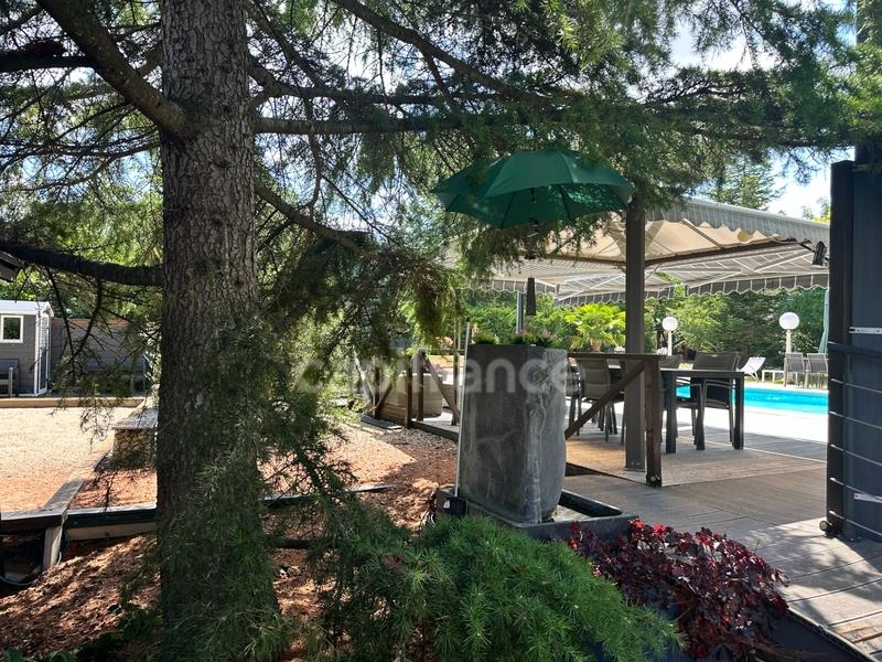 Maison - 167 m² - 7 pièces