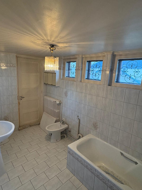 Maison - 150 m² - 11 pièces