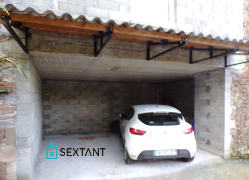 Maison - 355 m² - 11 pièces