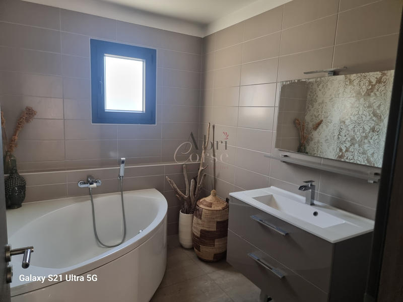 Propriété - 158 m² - 7 pièces