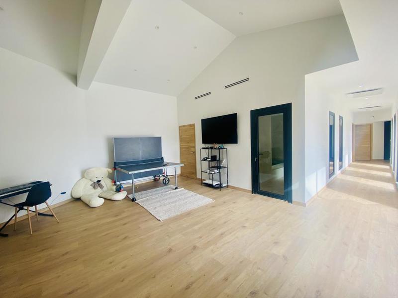 Villa - 350 m² - 9 pièces