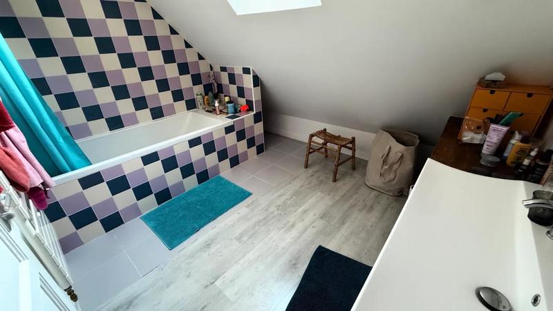 Maison - 194 m² - 8 pièces