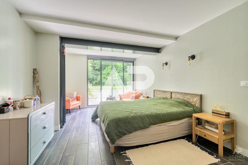 Maison - 278 m² - 11 pièces